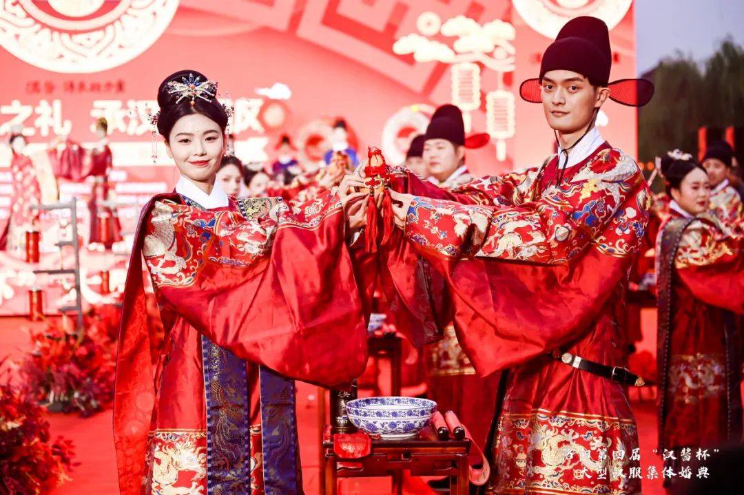 十里红妆,为你而来!汉服集体婚礼邀您参与