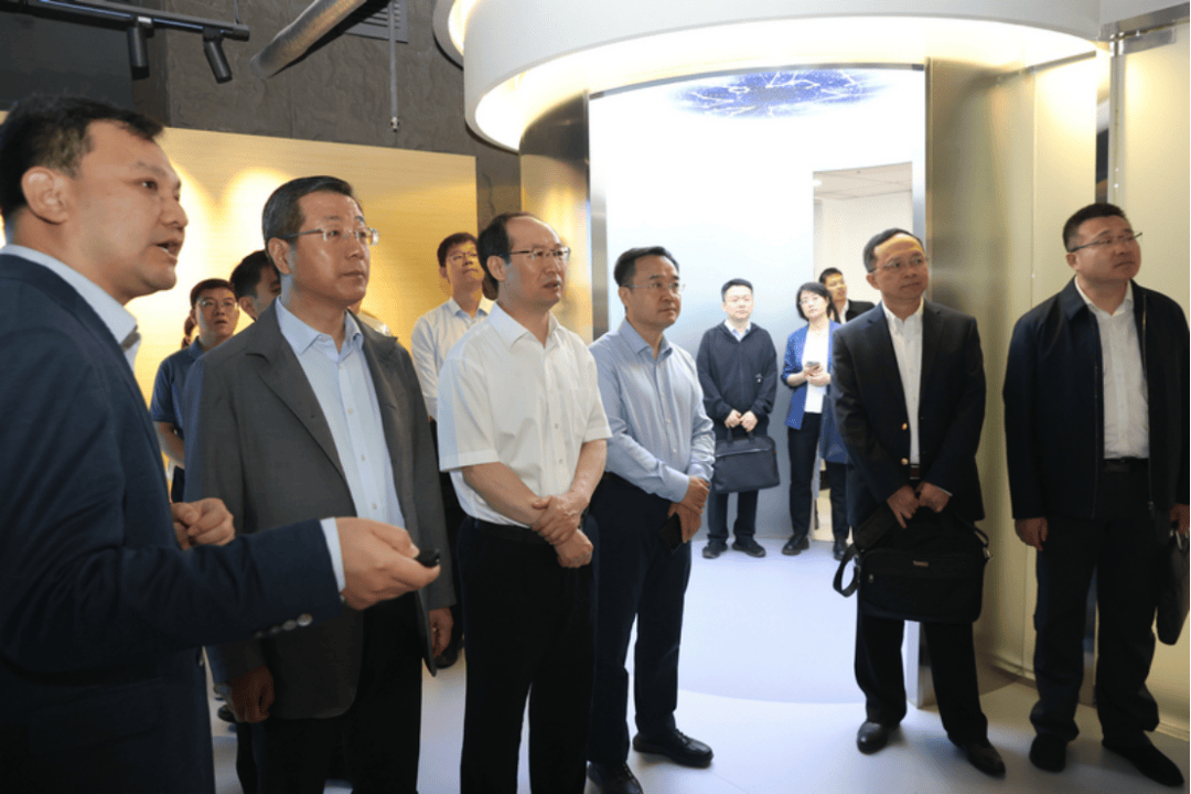 参观口腔健康北京实验室王少峰一行参观了首都医学科学创新中心李国民