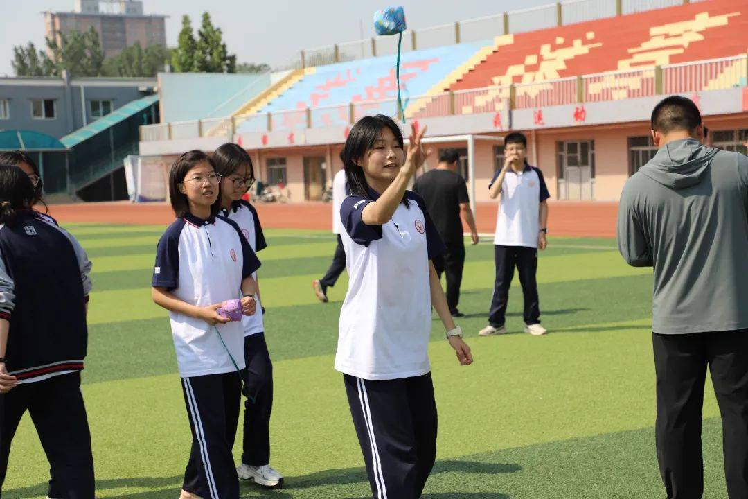 趣享运动 活力无限——高阳县第一中学举办首届趣味运动会