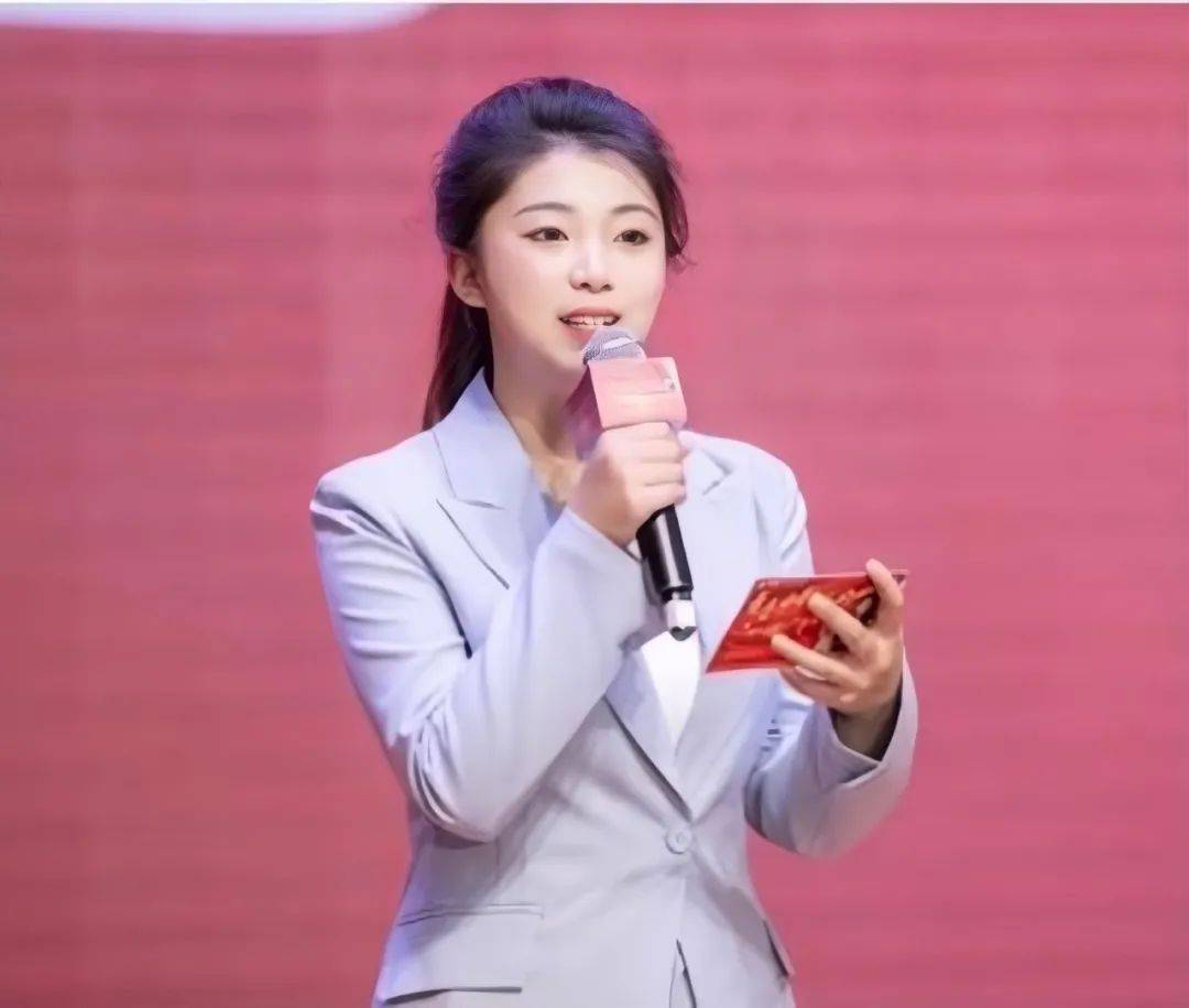马克思主义学院2021级硕士研究生王康妮汪杰,中共党员,法学院2020级