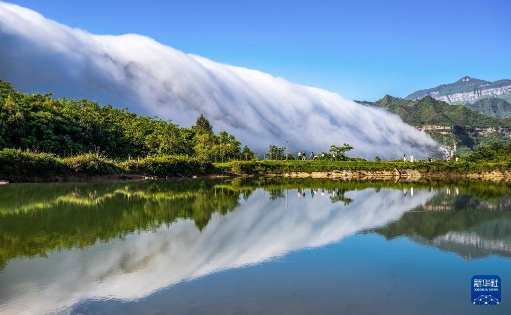 重庆南川：金佛山云瀑天上流