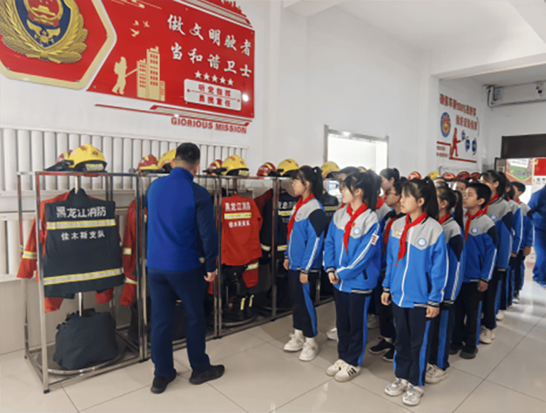 城东街道文化社区联合第七小学开展消防安全应急疏散演练