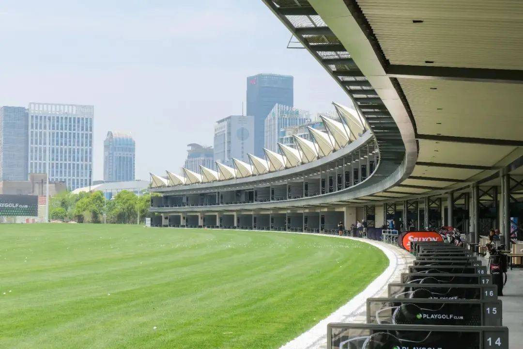 黄兴全民体育公园靠近五角场,闹中取静,项目齐全,周边辐射人口众多