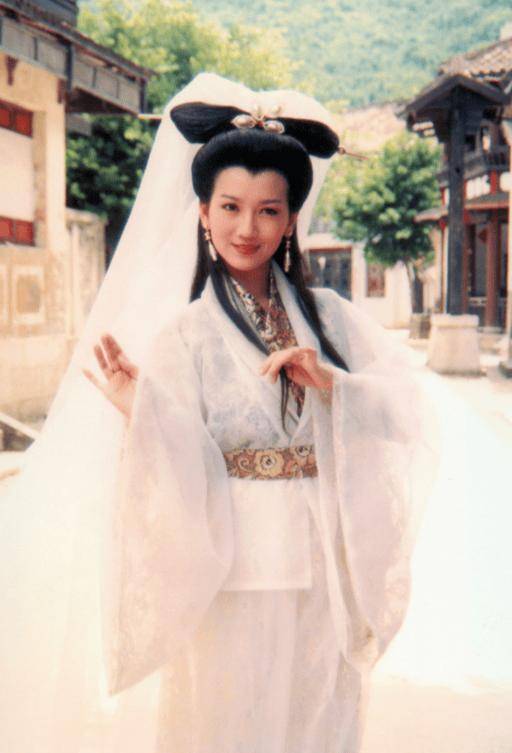 离开化妆和精修后,跟普通人一样_关之琳_刘晓庆_赵雅芝