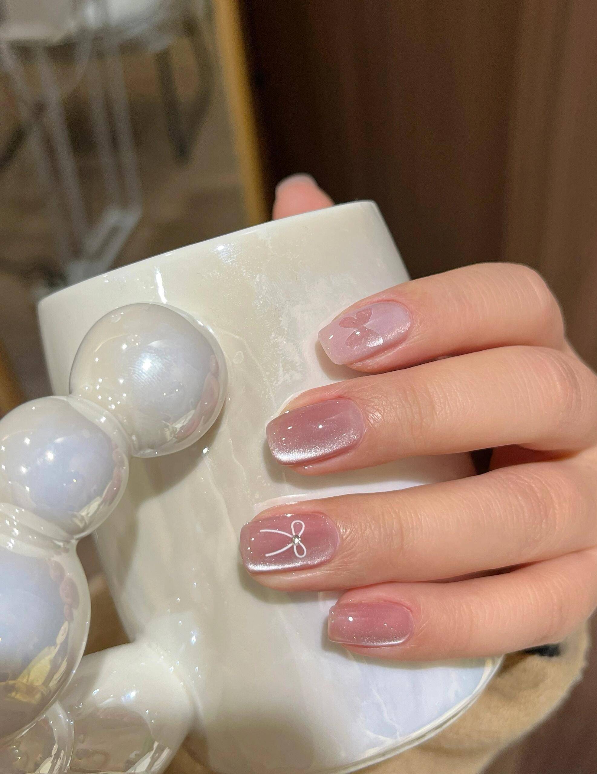 网红的猫眼美甲颜色和款式大盘点,显白显气质,让你美出新高度!