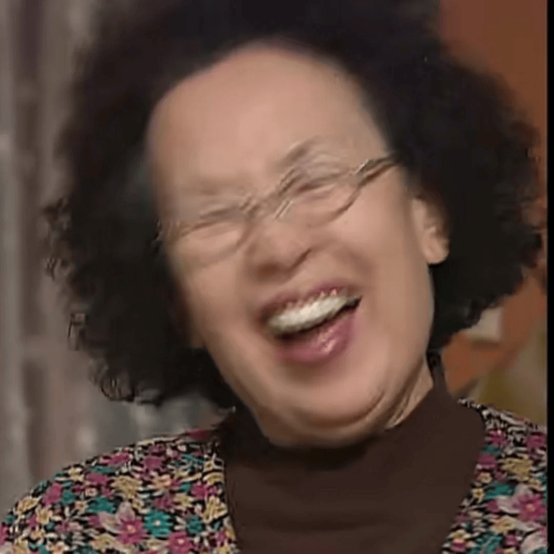 每当完成一个部分我都会去请教老师,让老师给出意见和建议.