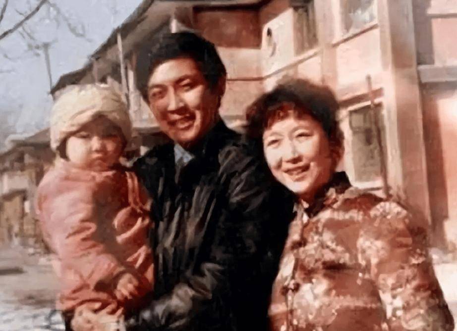 唐国强儿子和女儿图片