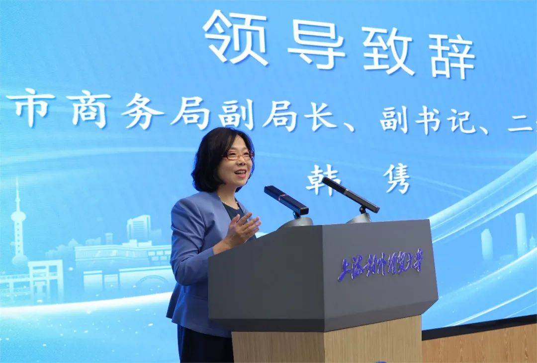 祁明在致辞中对宁波市商务局领导和企业代表来校交流合作表示热烈的