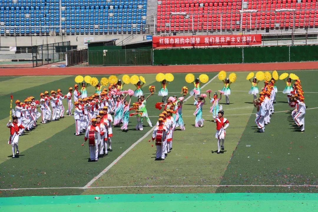 赣州少先队吹响红领巾"集结号"!_赣县_小学_大赛