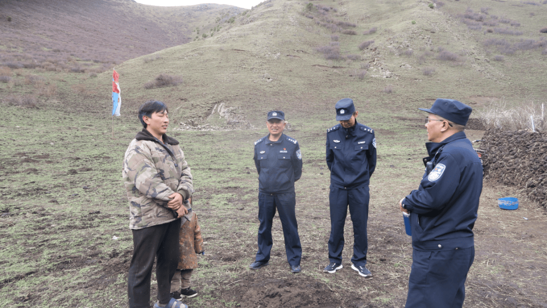 【基层动态】玛可河森林公安局持续开展野生保护植物宣传巡查