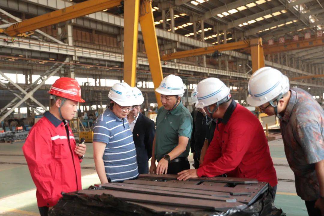 在昆期间,祁腾武一行还先后参观调研了钢构公司杨林总厂,云建绿砼经开
