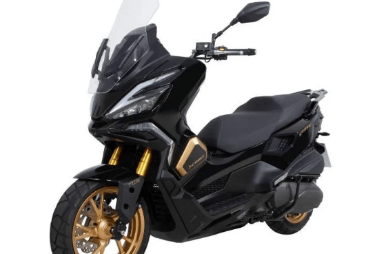 光阳全新赛艇x350adv踏板来了.