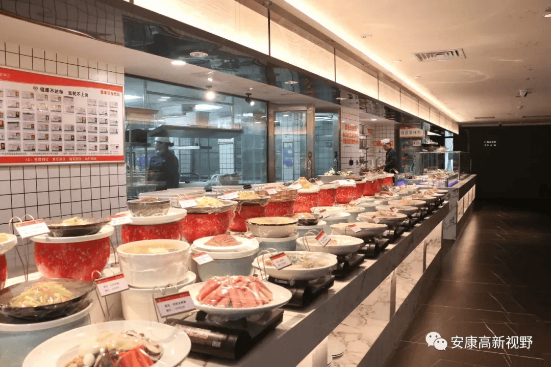 安康万达广场)天一河神街体验沉浸式演出海昌海洋探索馆与动物亲密