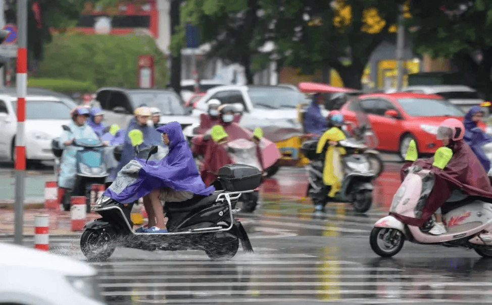 中雨 天气图片