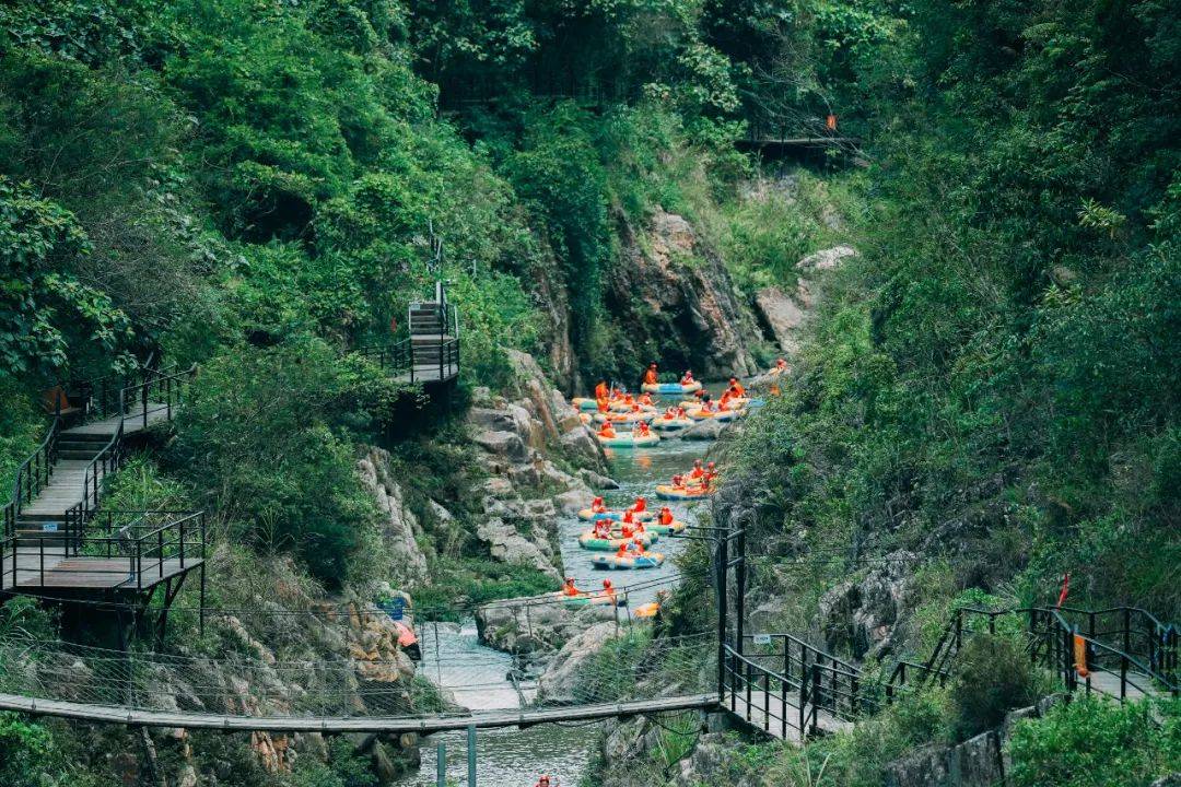 去五指山体验民族风情 漂流,在山里清凉一夏_海南省_毛纳_峡谷