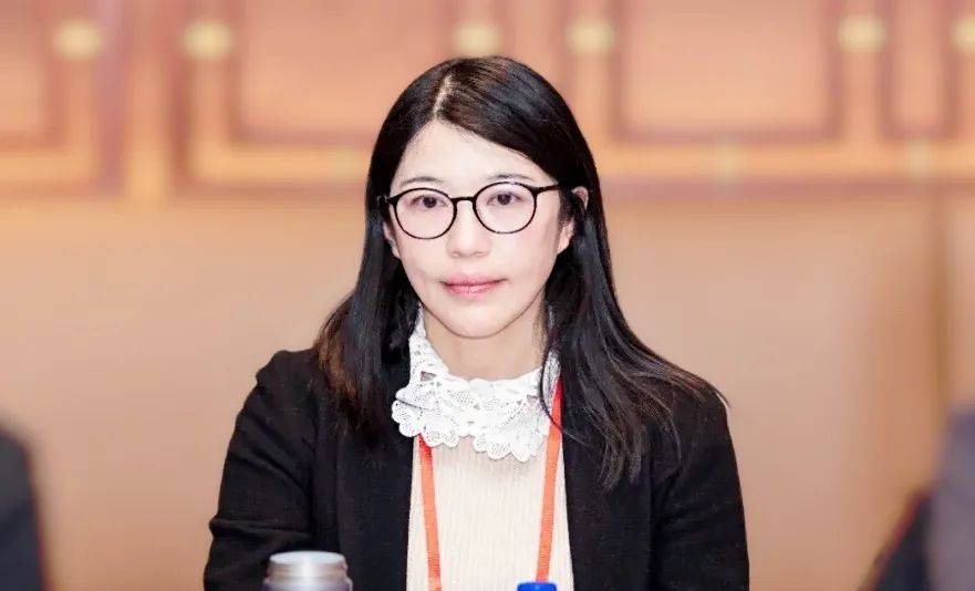 个详尽的价值投资创新框架。# 03《疾病如何改变我们的历史》袁颖委员荐读