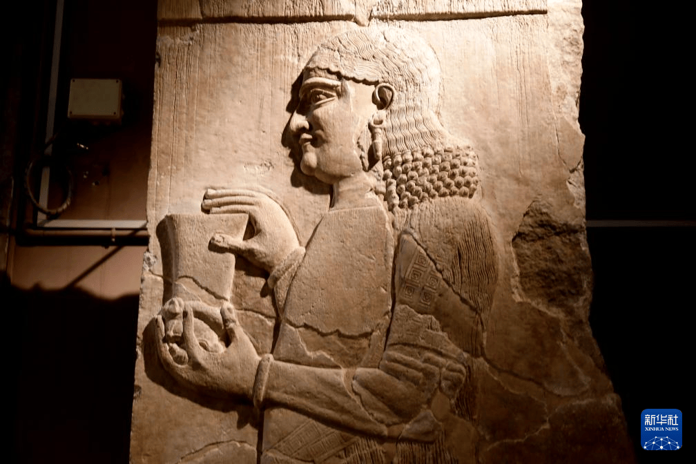 馆,仿佛置身"文明的摇篮",人们在这里可以观赏苏美尔,阿卡德,巴比伦