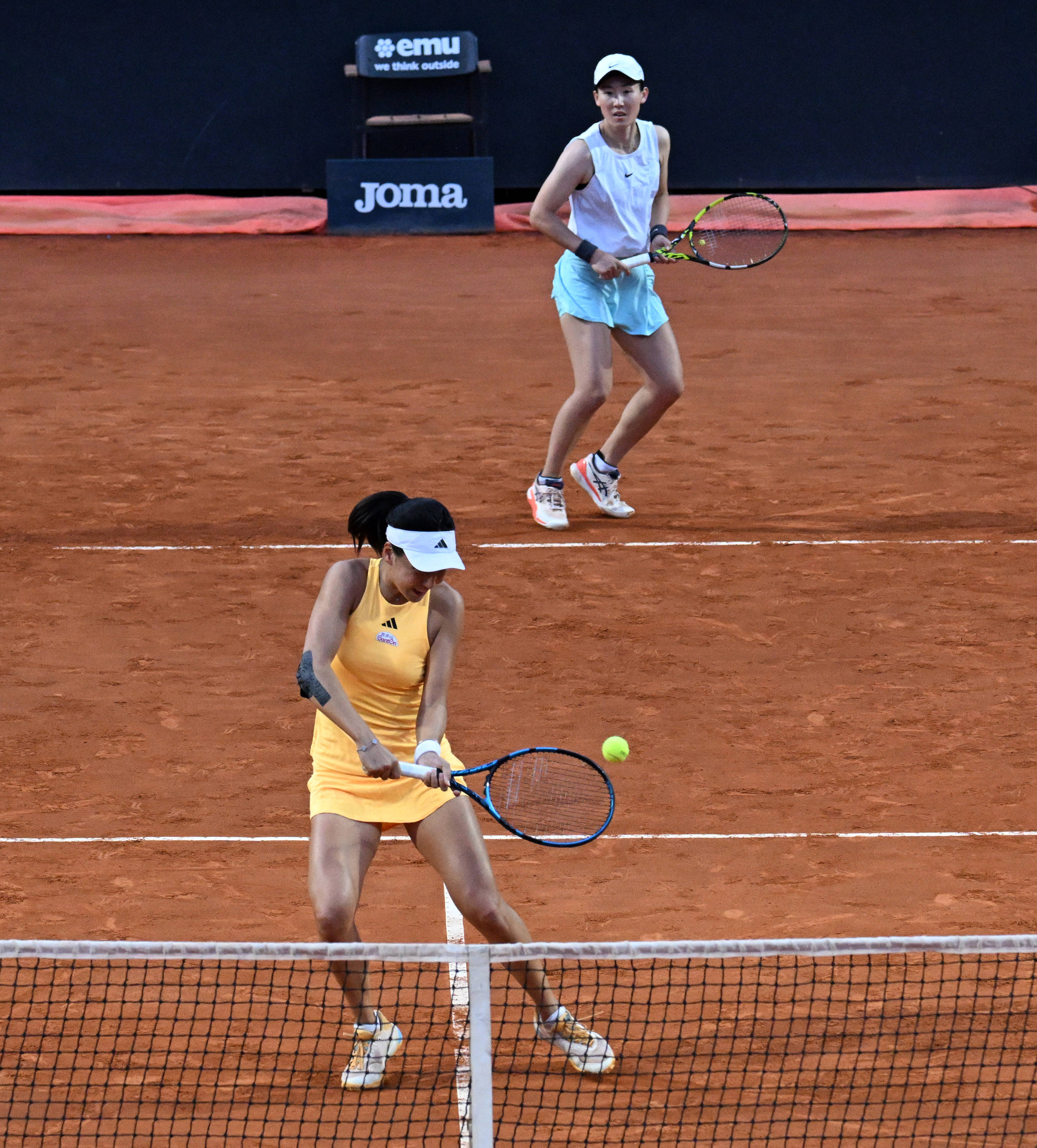 网球——wta1000罗马站:王欣瑜/郑赛赛无缘决赛