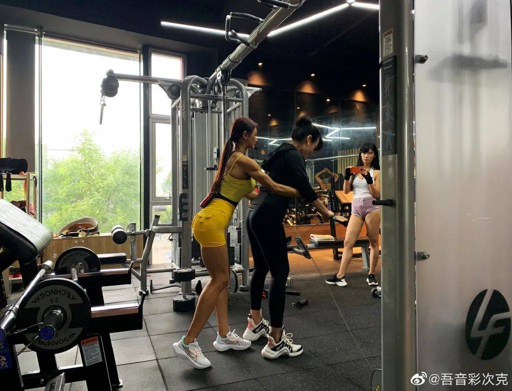 深圳女子健身模特大赛图片