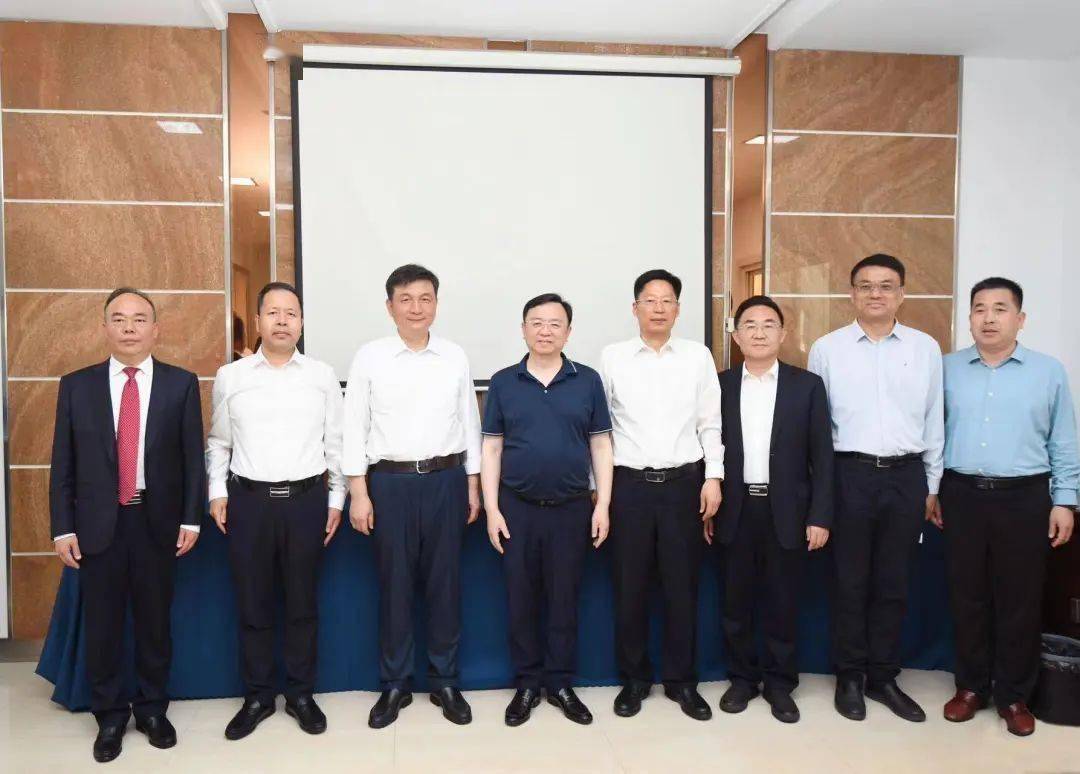 刘玉杰胡明文与王传福举行工作会谈_阜阳_发展_项目