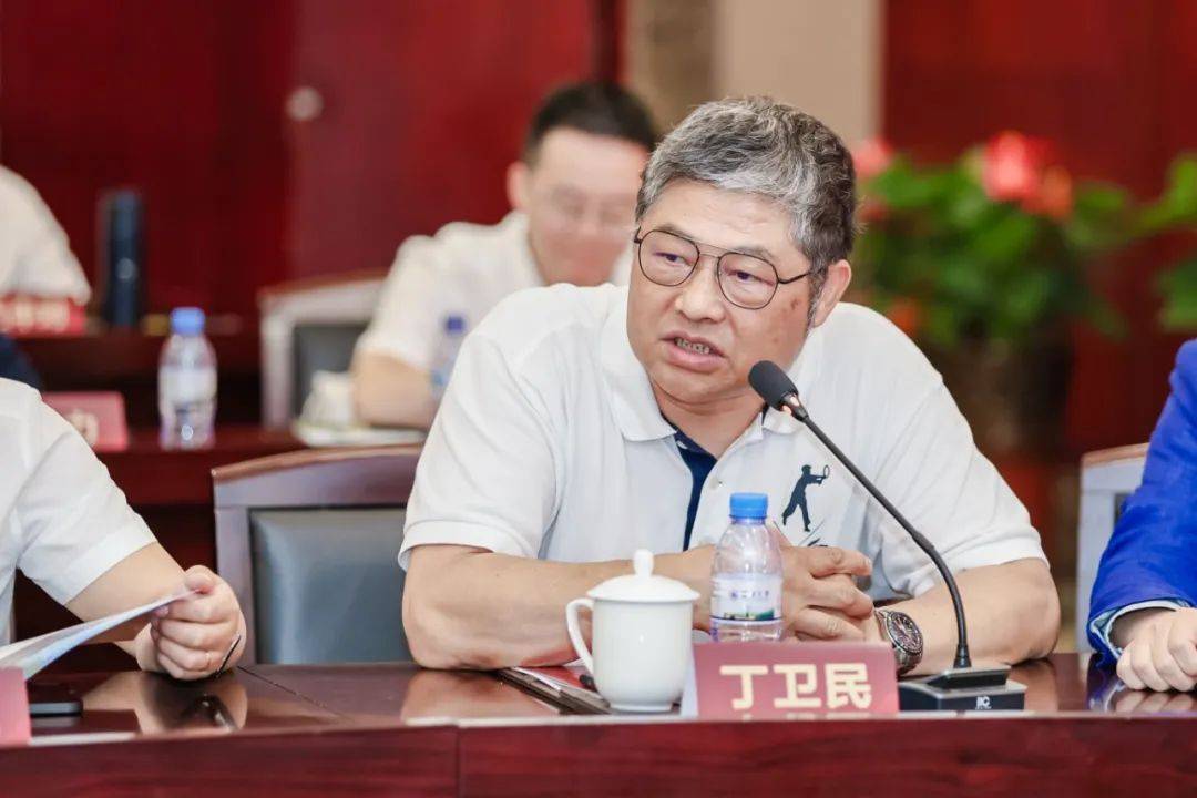 向右滑动查看更多>>交流环节,潘怀莲,吴东,章晟,蒋仕熙,徐顺聪,张安将