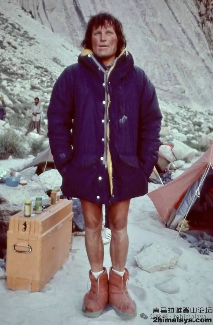 [巴]三位顶尖登山-滑雪者完成trange tower峰首次滑