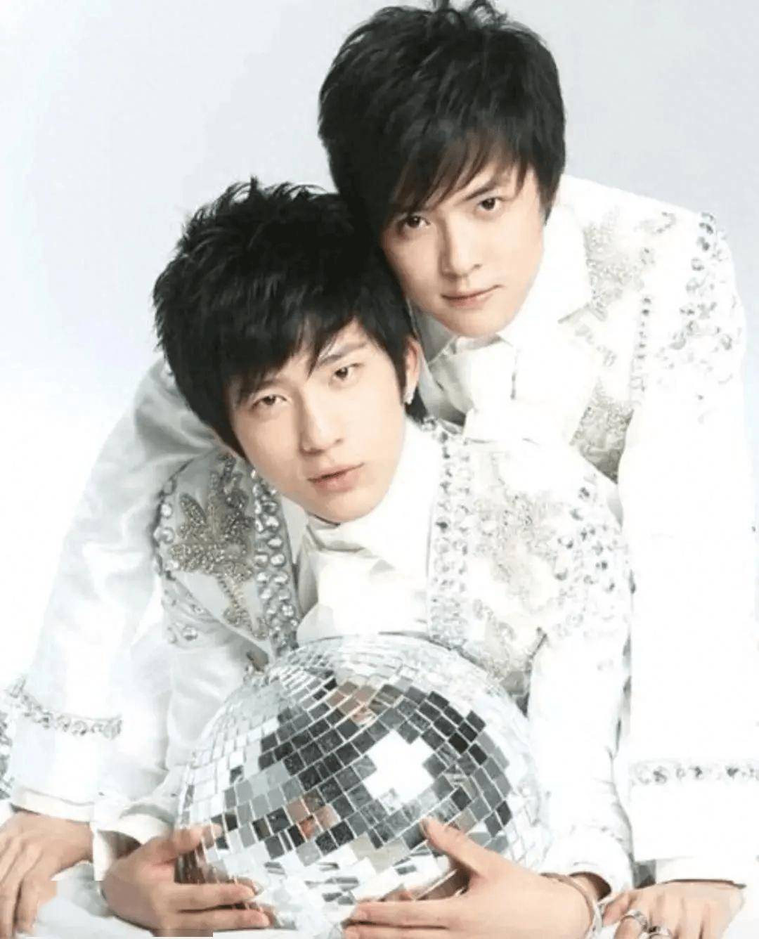 这次付辛博在《庆余年2》中和比她小一岁的毛晓彤一起组cp,原本以为不