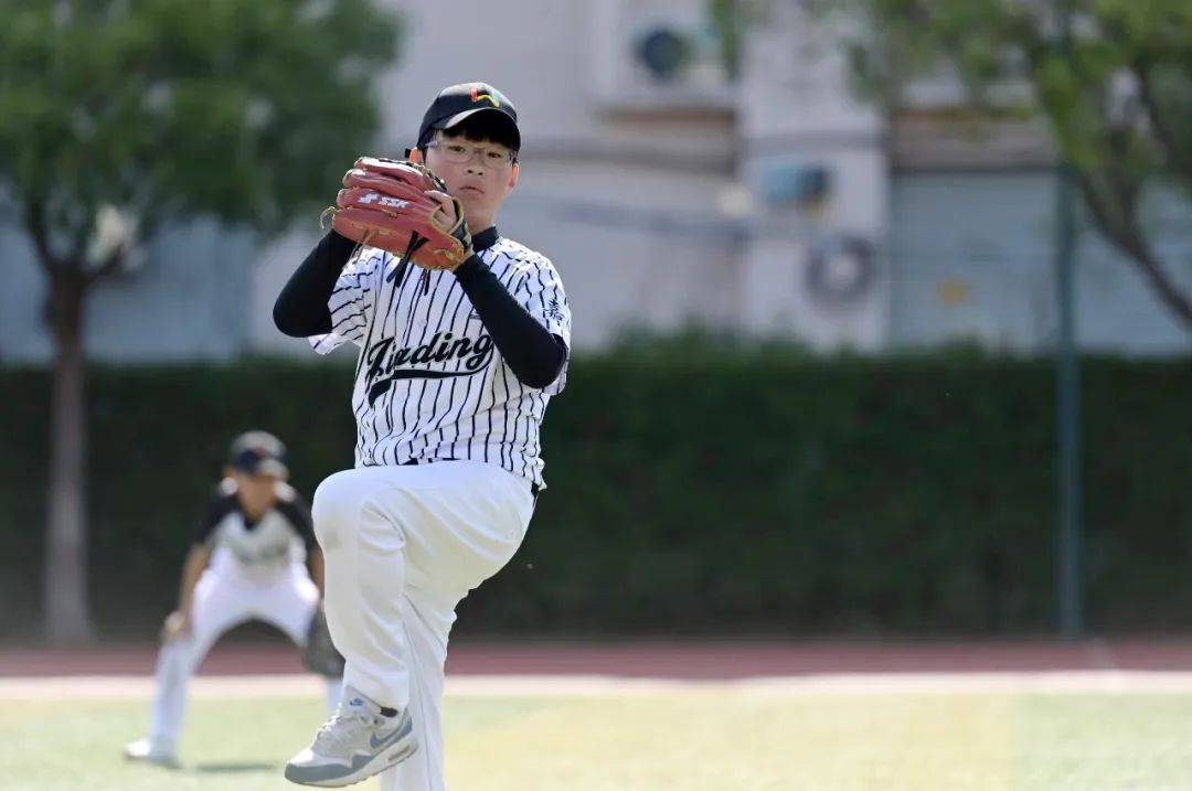 日本,韩国等国家和地区非常普及的运动,2020年东京奥运会也把棒球项目