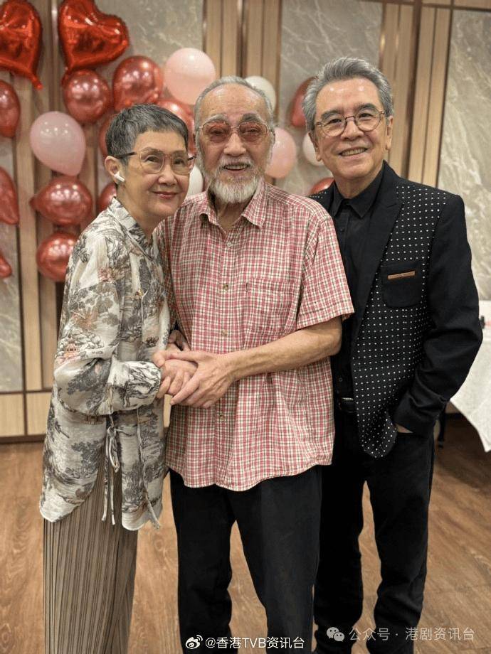 姜大卫李琳琳庆50周年金婚!囝囝女婿圈中好友齐到贺