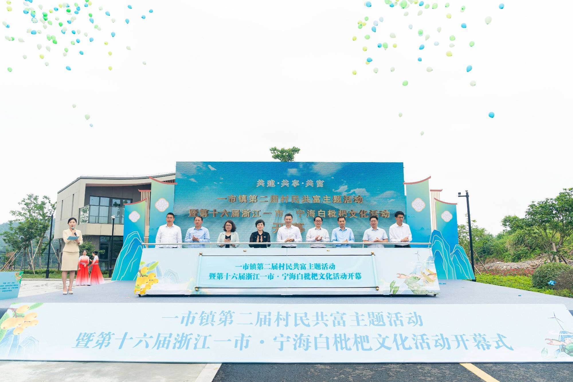 县晨曦水产科技开发有限公司副总经理黄松文以及沙漠农夫水产科技