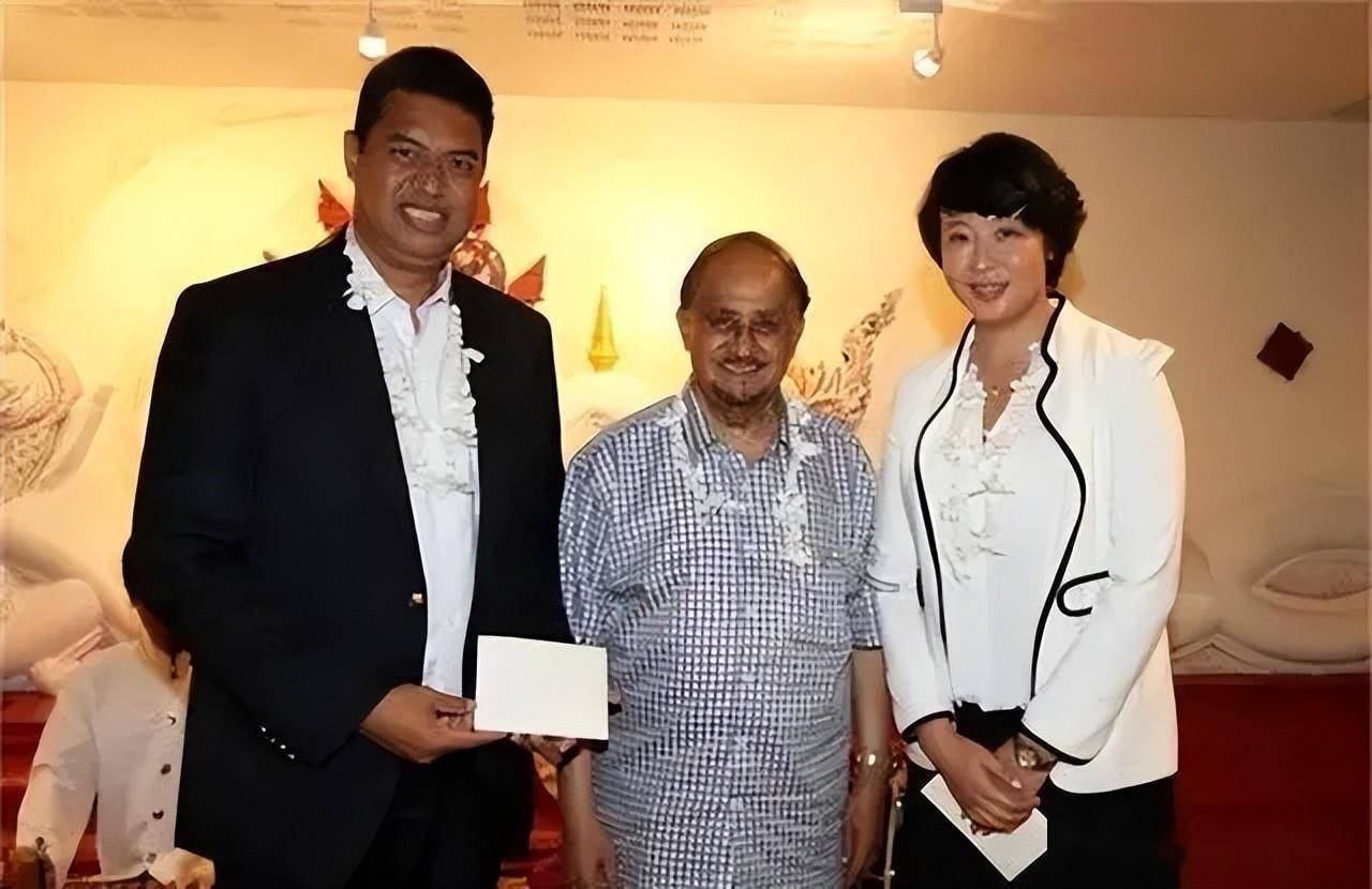 奥运冠军冯坤:嫁大12岁教练,泰国皇室送祝福,如今疑似移居泰国