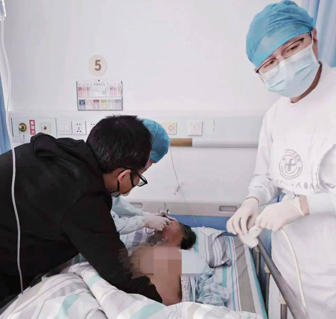 【聚焦临床】市中心人民医院成功开展首例"菌群移植"治疗,攻克"艰难"