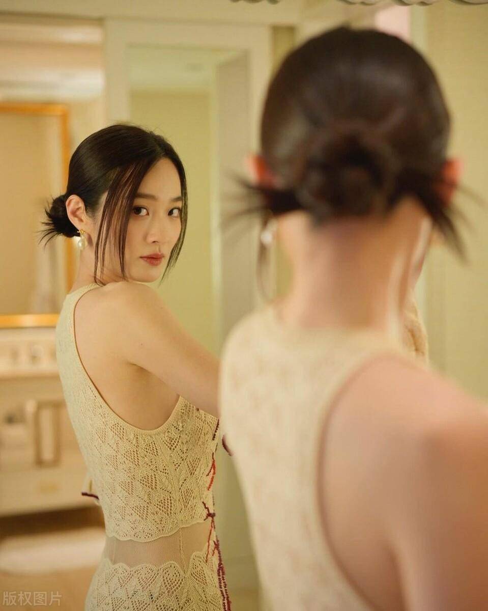 胡定欣这身材,这才是尤物啊!