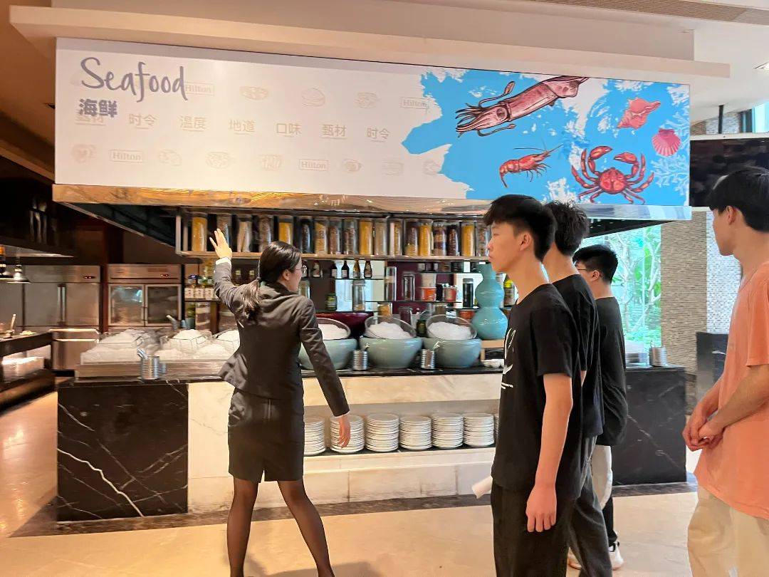 学生企业面对面丨我校烹饪专业学生探访广州翡翠希尔顿酒店
