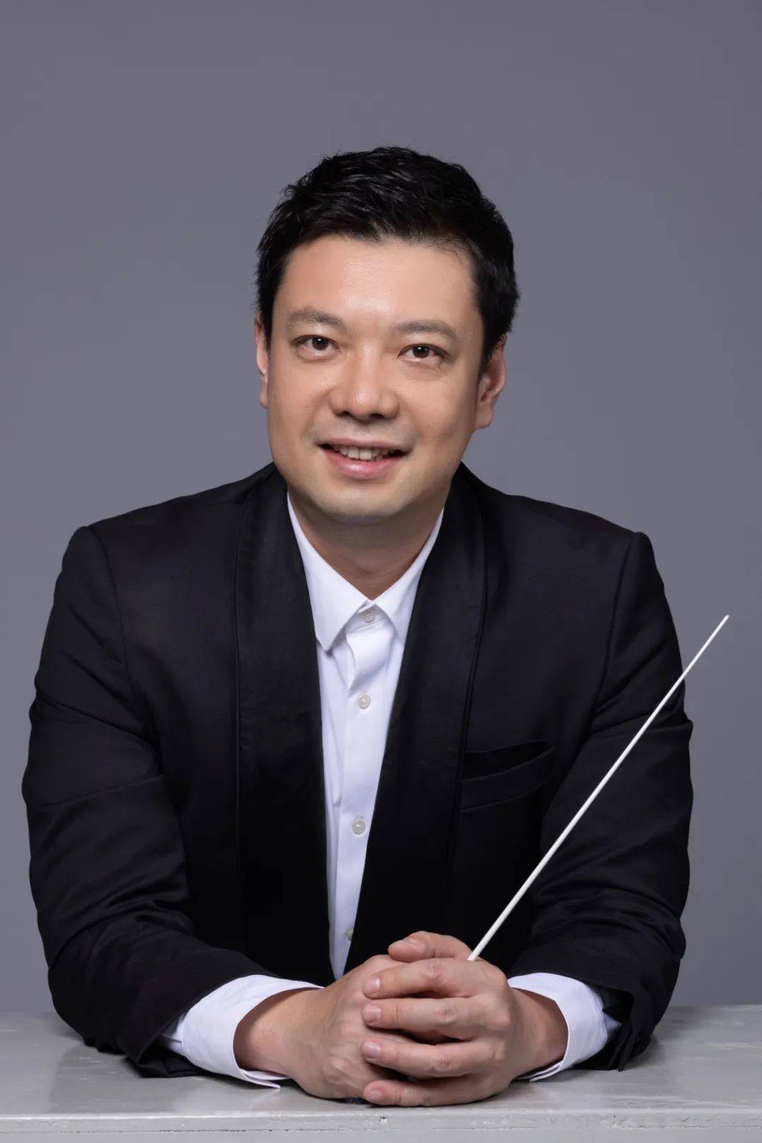 孙鹏指挥*具体节目以实际演出为准指挥:孙鹏十,民乐小合奏《春华秋实