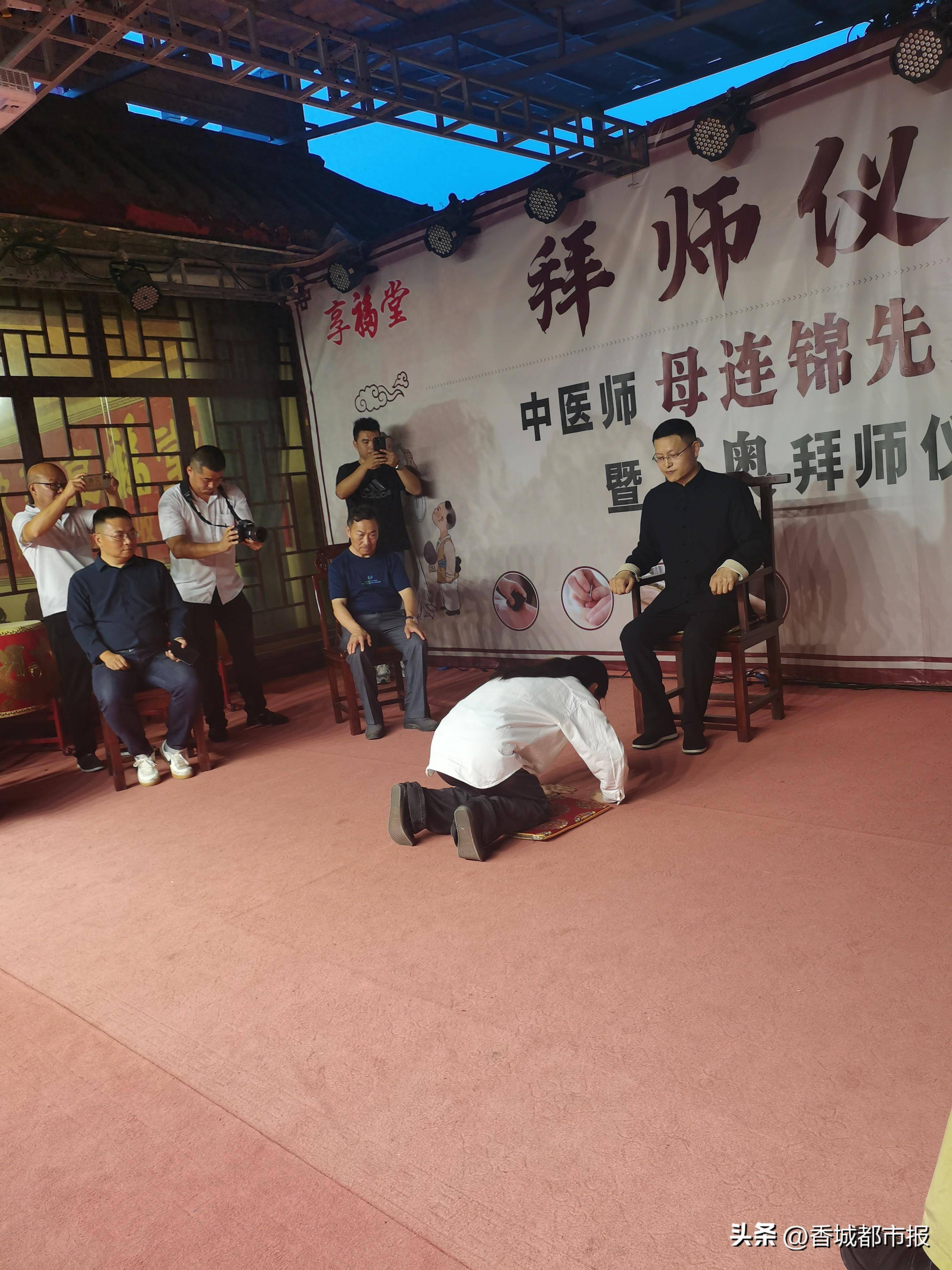 原来是咸安区永安鱼水路南方中医门诊"掌航"人,咸宁名家中医母连锦