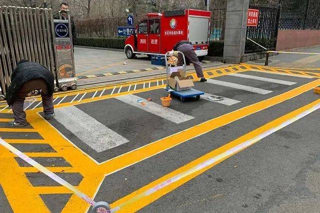 消防车道,禁止占用!