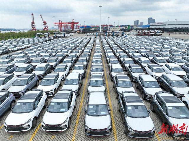 创建港以来最高纪录 长沙新港840台吉利汽车发运出口