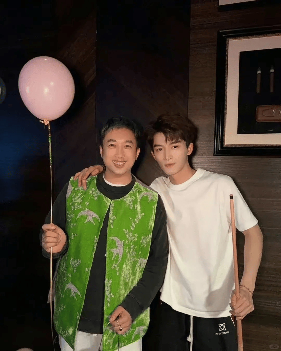 于正p图不顾别人死活?看到合照后.网友傻眼:不敢相信我的眼睛!