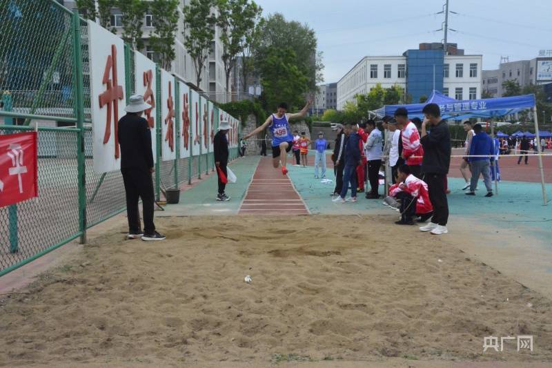 点燃青少年运动激情!河北宽城举办中小学田径运动会