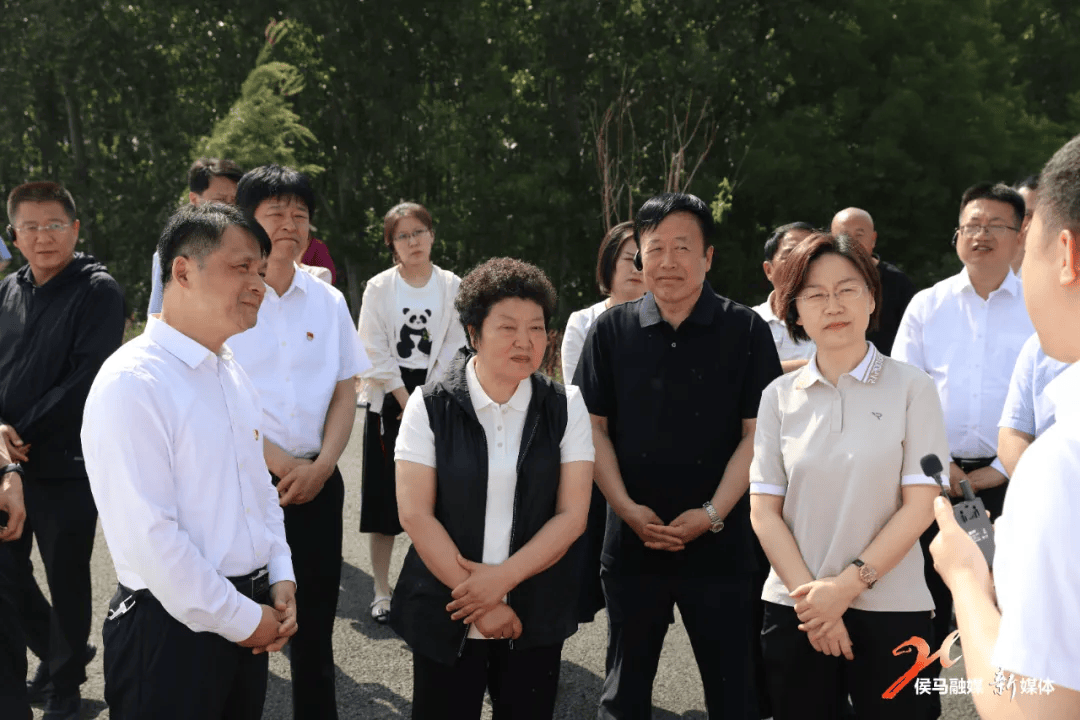 临汾市人大常委会副主任郑步电,临汾市副市长李艳萍,侯马市领导尹明星