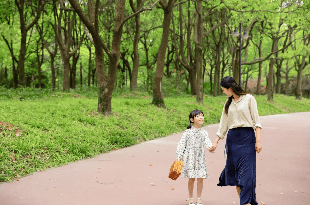 《我的阿勒泰》爆火,马伊琍一句话惊醒千万父母:妈妈