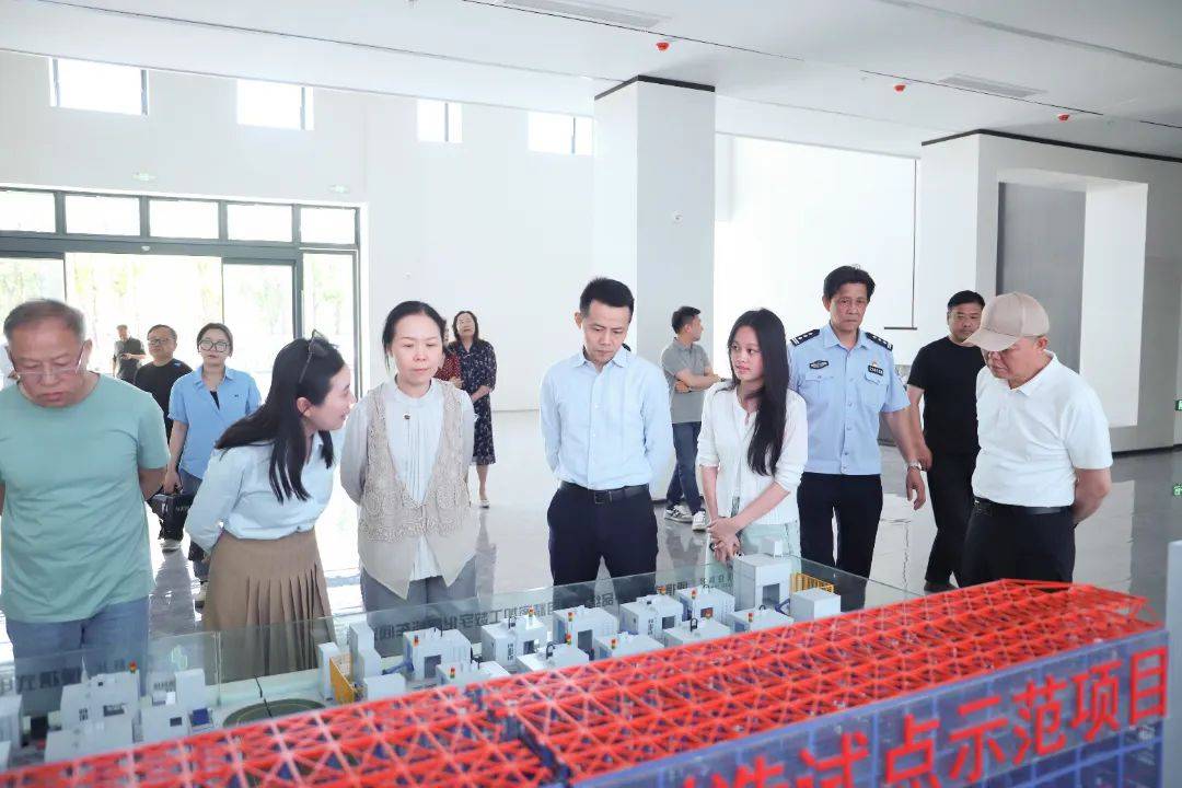 现场视察活动中,凌志勇强调要坚持统筹发展和安全,要以安全生产"六化"