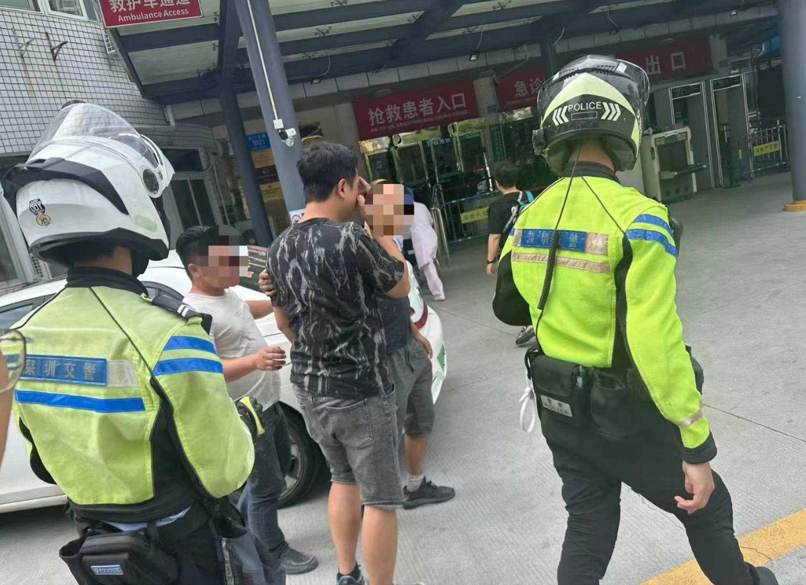 深圳交警骑警图片