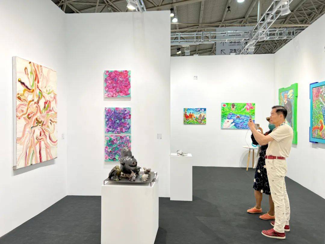 人潮汹涌,周末公众开放日「北京当代·艺术博览会 」