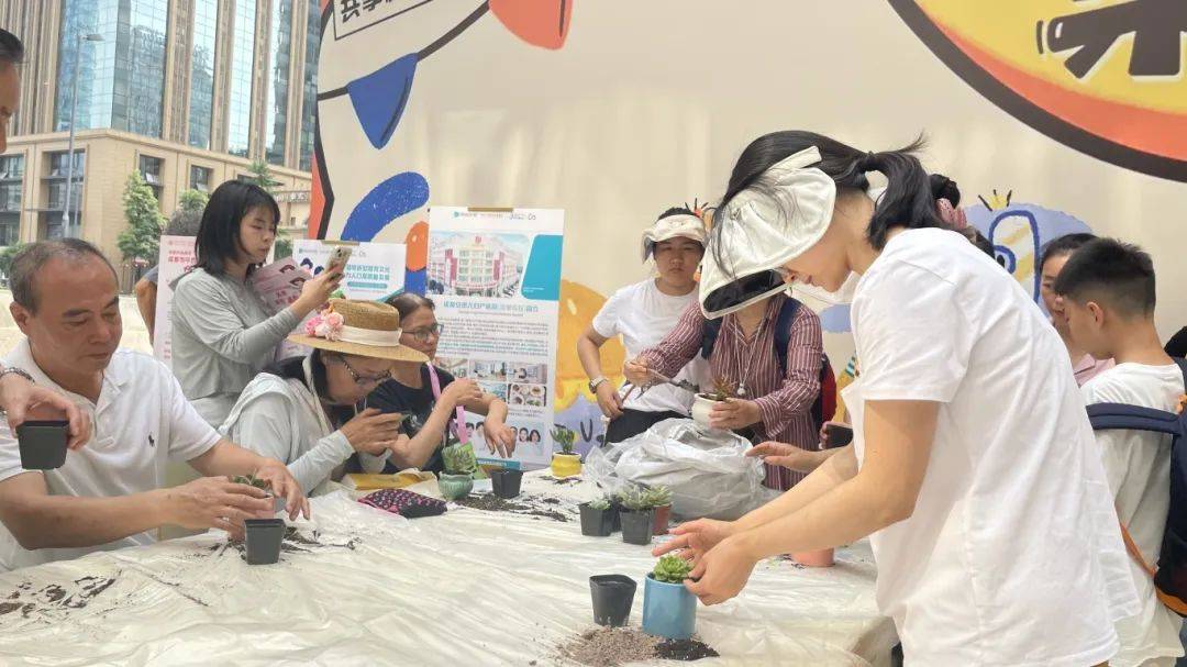 共筑健康防线——安琪儿携手建设银行&月牙湖社区举办