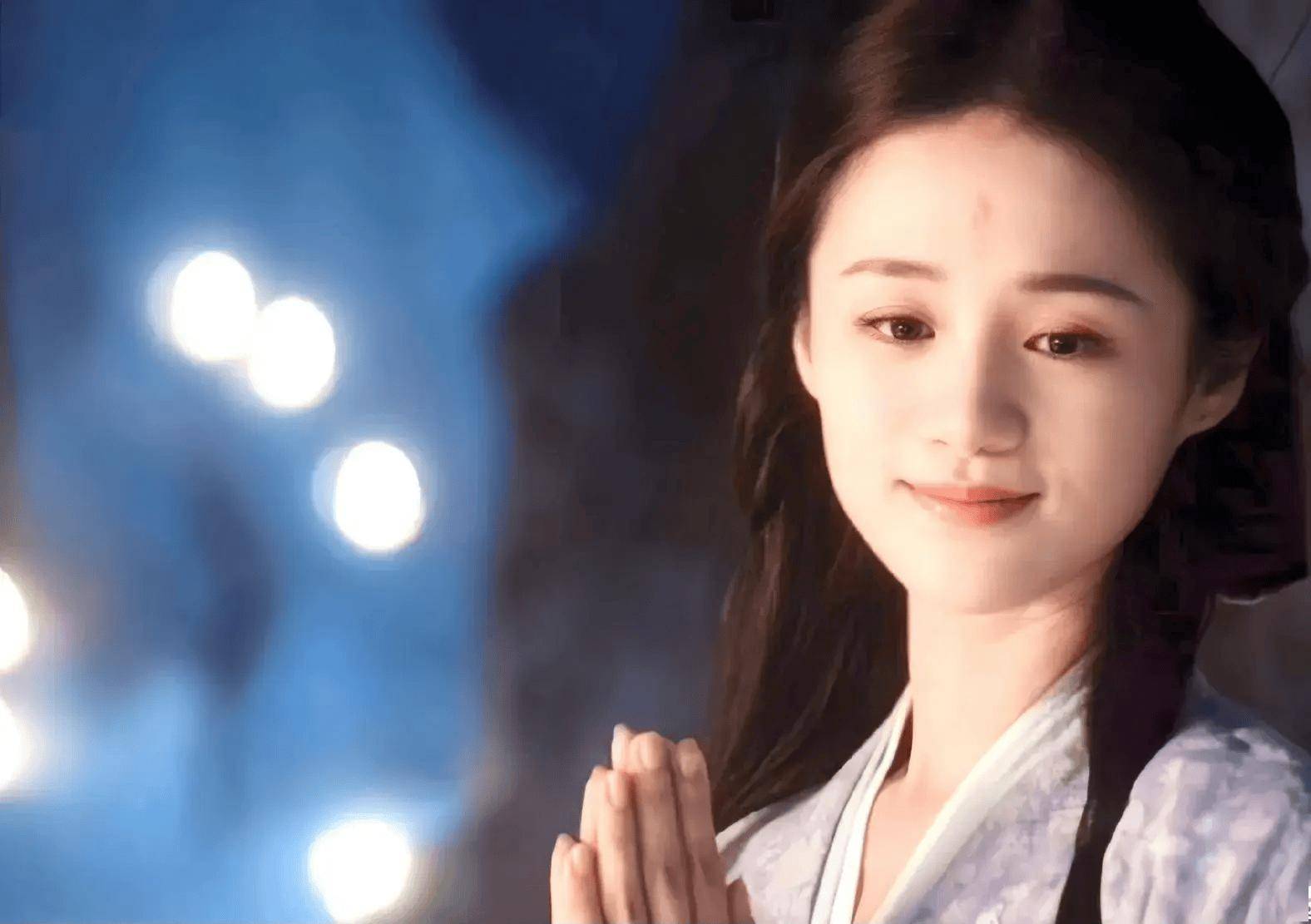 演完赵丽颖女儿9年后演龚俊妈妈,从灵动到成熟,没认出35岁的她_安悦溪