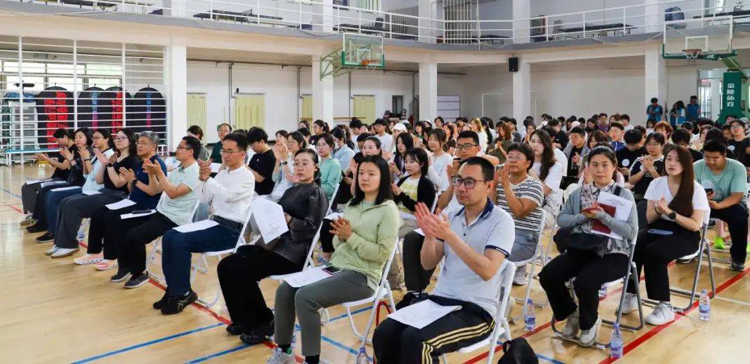 学校党委副书记白莽出席活动并讲话,国际关系学院副教授李胜强,以及