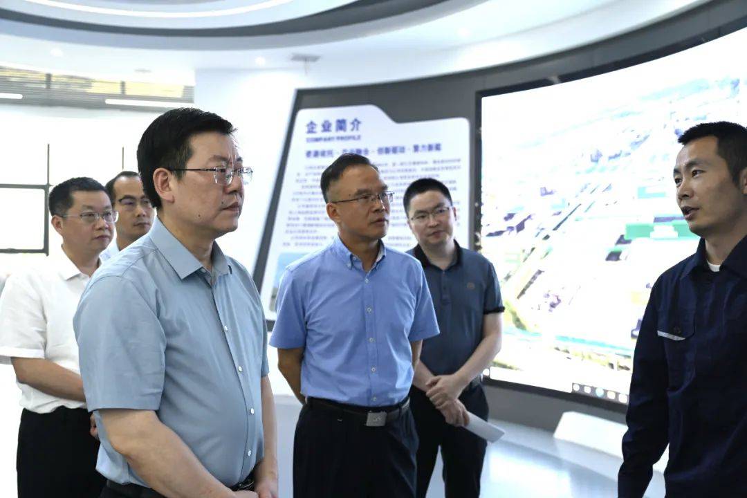 谢志锋一行来我县调研数字化转型发展 