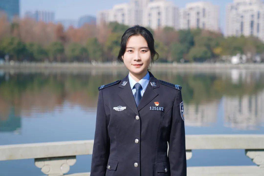 武汉警官职业学院女生图片